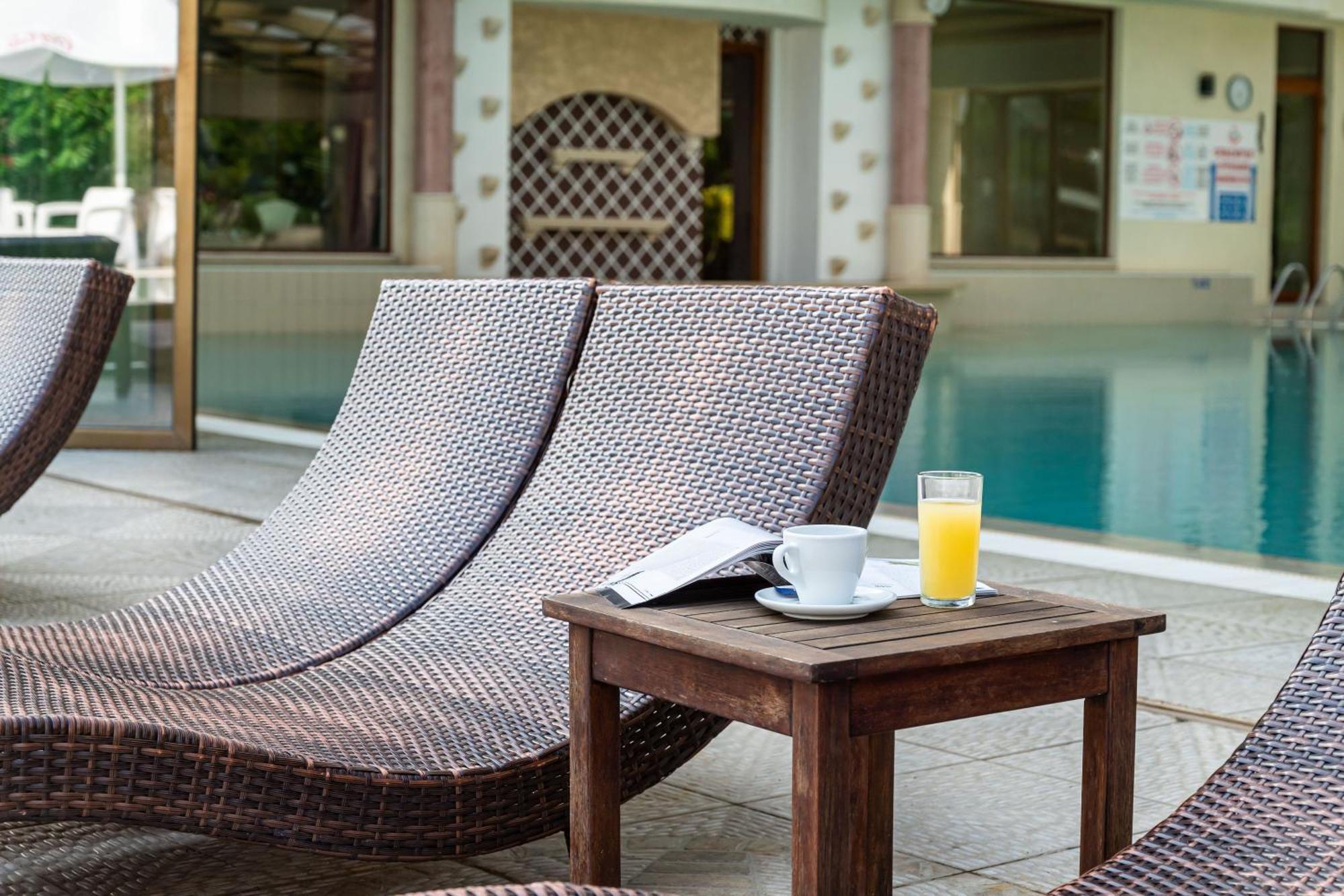 Long Beach Resort Shkorpilovtsi Bagian luar foto